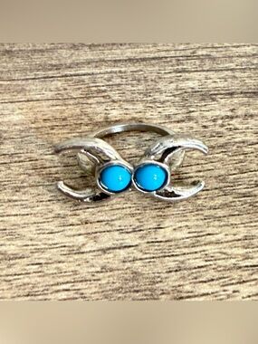 Silver Tone Faux Turquoise Cabochon Ring Unique Double Crescent Moon Boho